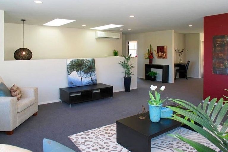 Photo of property in 11 Fiordland Place, Aotea, Porirua, 5024