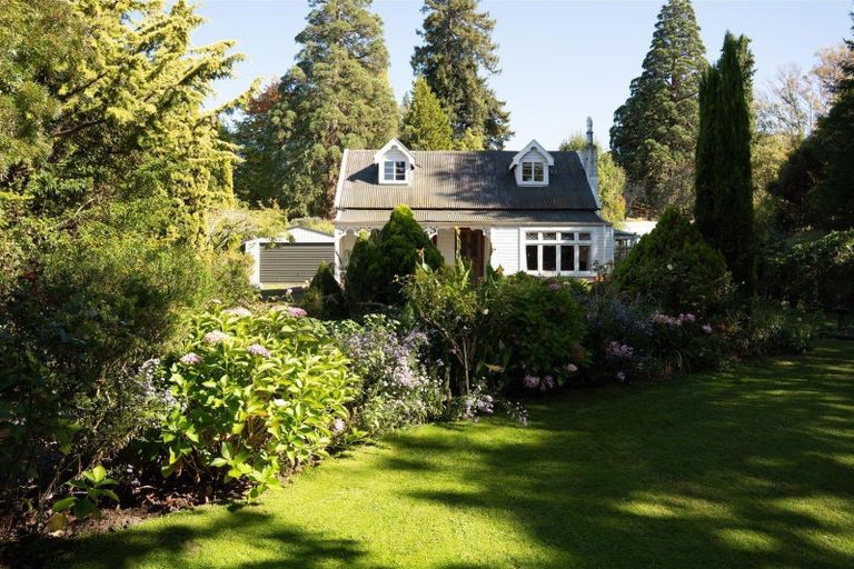 Photo of property in 2 Rose Street, Waipawa, 4210