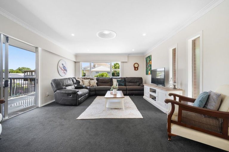 Photo of property in 83 Ridge Road, Howick, Auckland, 2014
