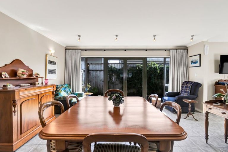 Photo of property in 167 Carrington Street, Lower Vogeltown, New Plymouth, 4310