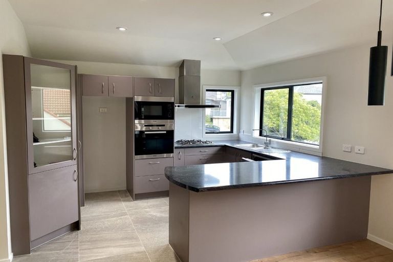 Photo of property in 29 Mariners View Road, Beach Haven, Auckland, 0626