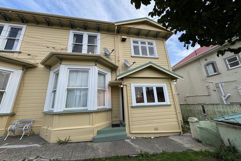 Photo of property in 4 Levy Street, Mount Victoria, Wellington, 6011