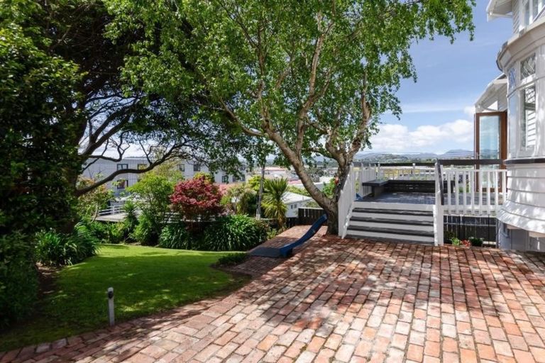Photo of property in 5 Rodrigo Road, Kilbirnie, Wellington, 6022