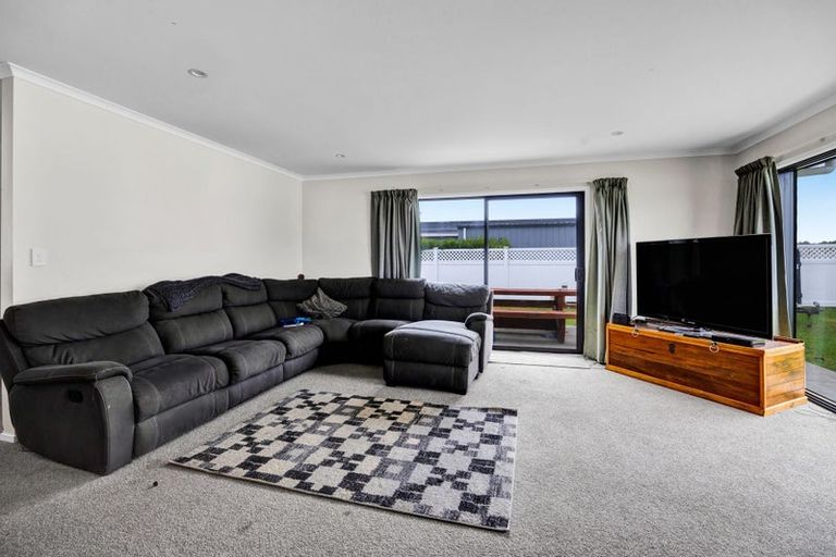 Photo of property in 48 County Drive, Hawera, 4610
