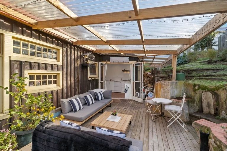 Photo of property in 10 Bridle Path, Lyttelton, 8082