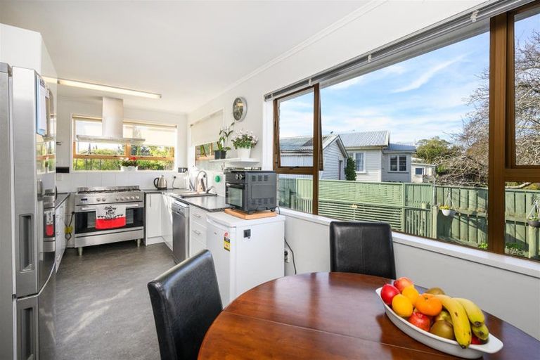 Photo of property in 21 Flower Street, Bulls, 4818