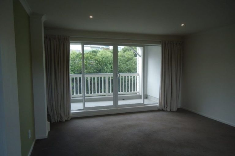 Photo of property in 2/57 Simla Crescent, Khandallah, Wellington, 6035