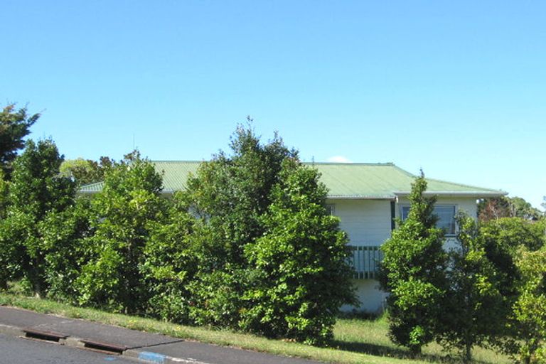 Photo of property in 16 Oreil Avenue, West Harbour, Auckland, 0618