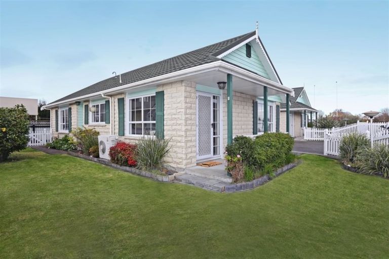 Photo of property in 4/21 Havelock Road, Havelock North, 4130