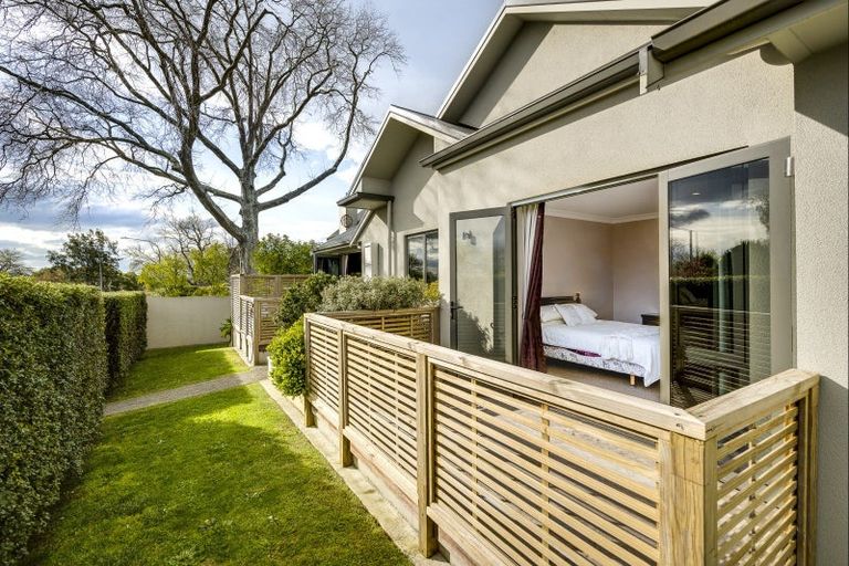 Photo of property in 2 Ranmore Lane, Havelock North, 4130