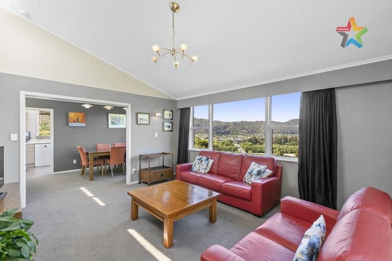 Photo of property in 27 Vista Grove, Kelson, Lower Hutt, 5010