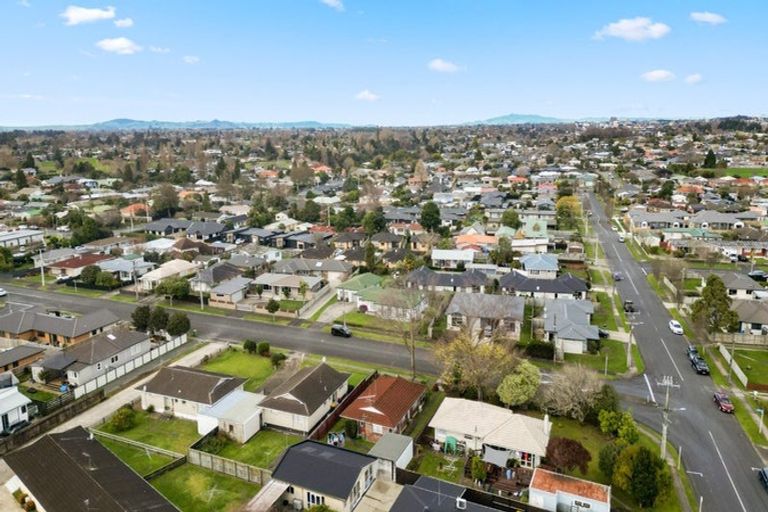 Photo of property in 1 Hilton Road, St Andrews, Hamilton, 3200