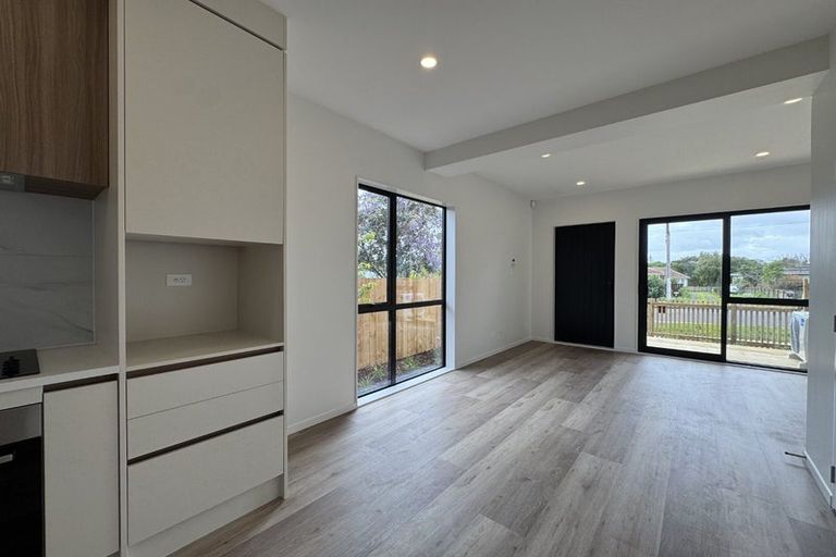 Photo of property in 1/35 Crawford Avenue, Mangere Bridge, Auckland, 2022