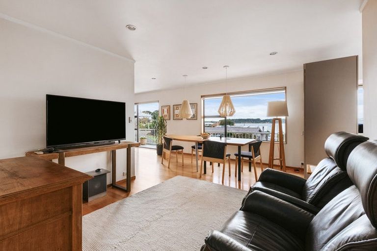 Photo of property in 96 Omokoroa Road, Omokoroa, 3114