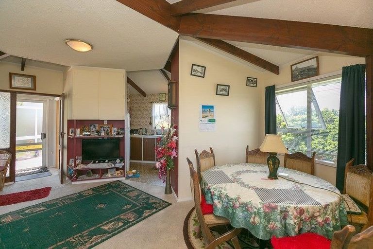 Photo of property in 1/4 Scott Street, Moturoa, New Plymouth, 4310