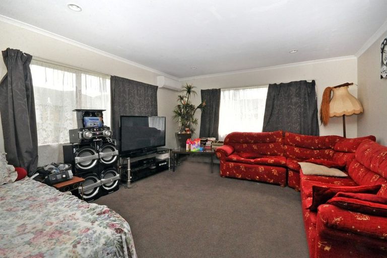 Photo of property in 15 Dole Place, Mangere, Auckland, 2022