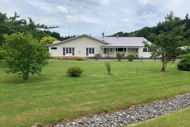 Photo of property in 709 Weber Road, Waitahora, Dannevirke, 4971