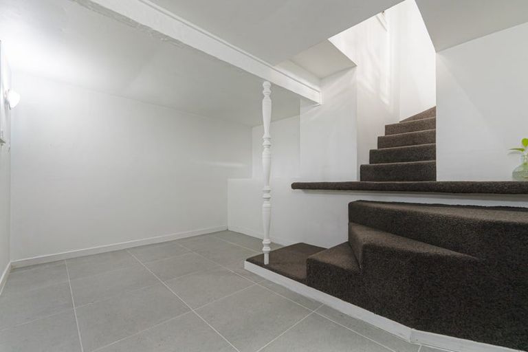 Photo of property in 8 Riverview Road, New Lynn, Auckland, 0600