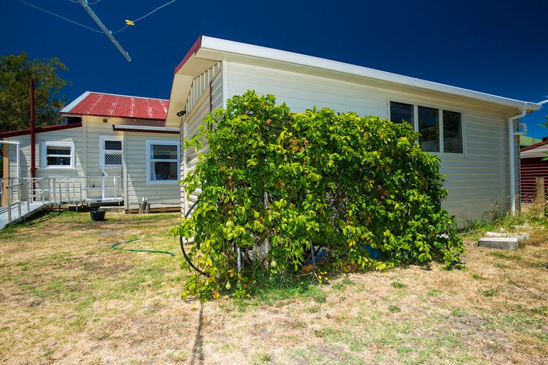 Photo of property in 33 Carnarvon Street, Gisborne, 4010