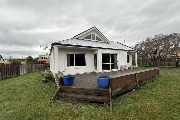 Photo of property in 42 Meadowstone Drive, Wanaka, 9305