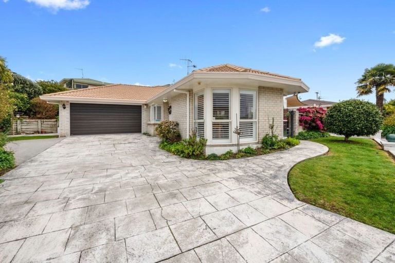 Photo of property in 4 Palm Court, Mount Maunganui, 3116