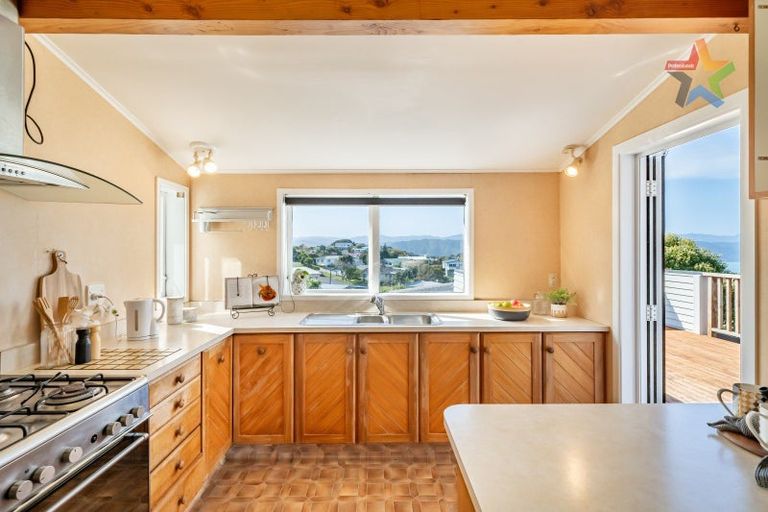 Photo of property in 29 Oakleigh Street, Maungaraki, Lower Hutt, 5010