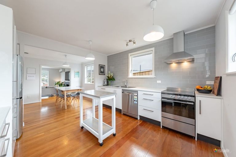 Photo of property in 23 Taylor Terrace, Tawa, Wellington, 5028