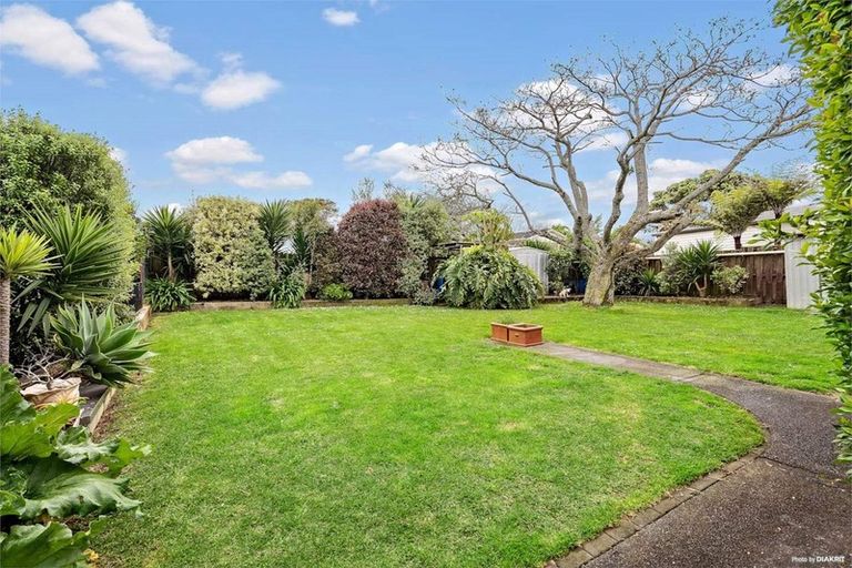 Photo of property in 9 Quibray Place, Botany Downs, Auckland, 2010