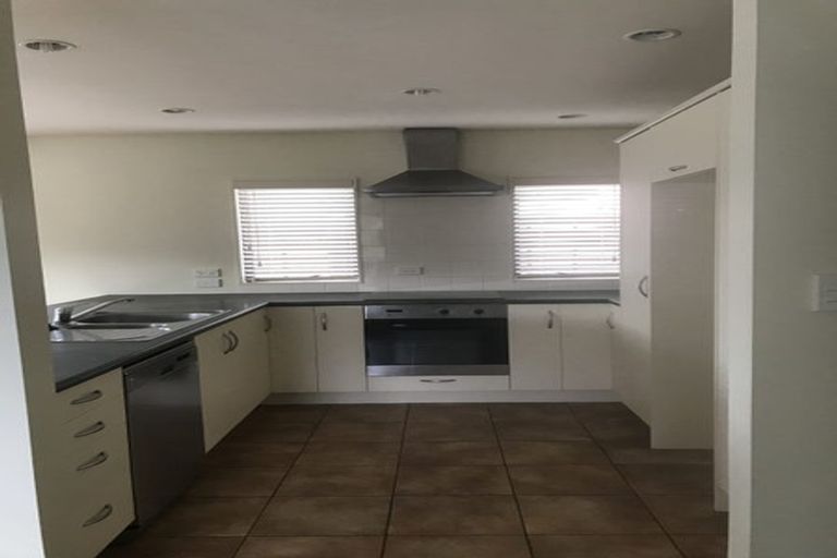 Photo of property in 1/15 Glastron Place, Bayview, Auckland, 0629