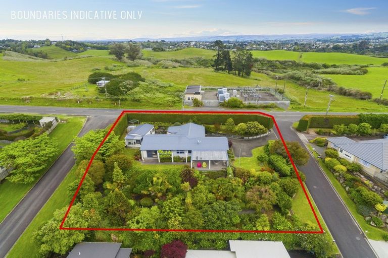 Photo of property in 2 Cashmere Way, Welcome Bay, Tauranga, 3112