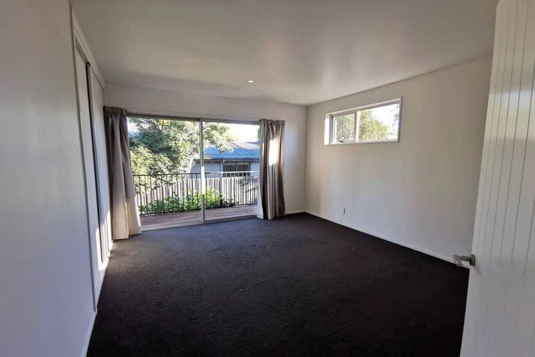 Photo of property in 32 Ambleside Drive, Burnside, Christchurch, 8053