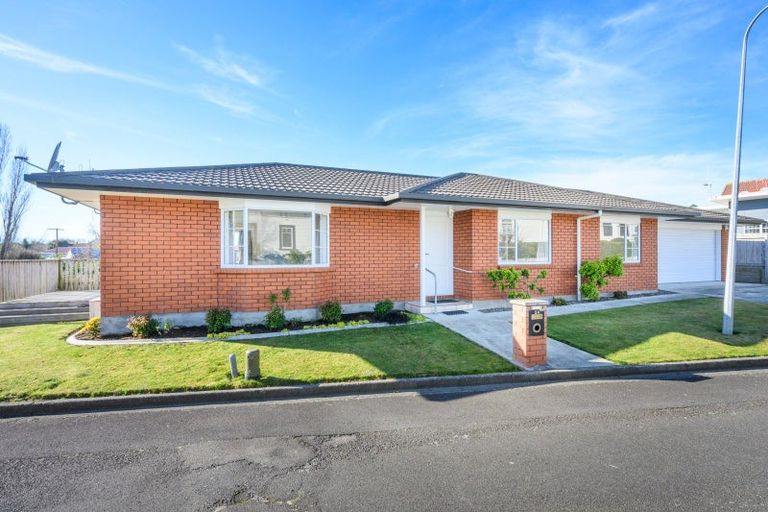 Photo of property in 1a Kings Court, Roslyn, Palmerston North, 4414