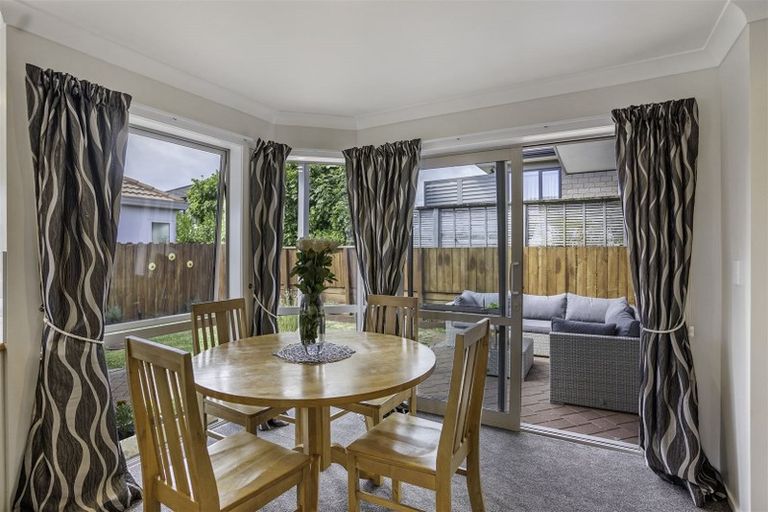 Photo of property in 81d Mirrabooka Avenue, Botany Downs, Auckland, 2010