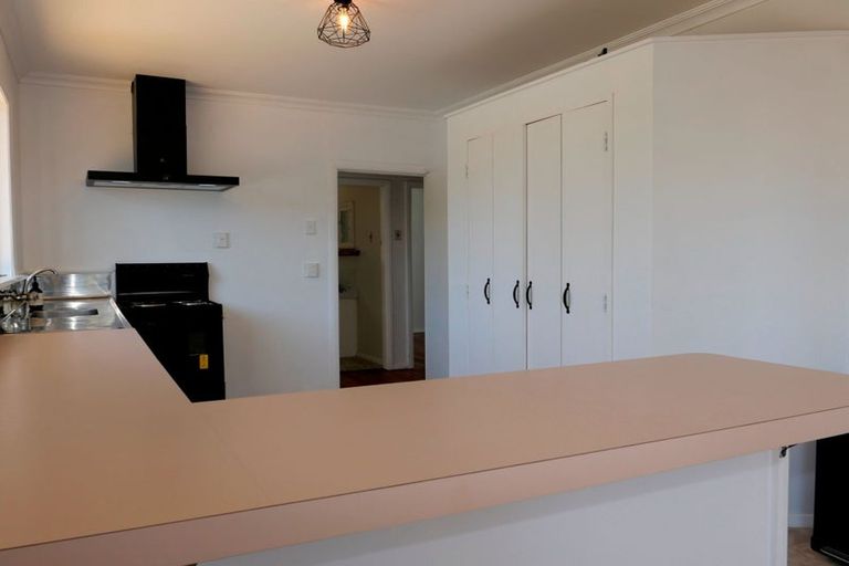 Photo of property in 166 Queen Street West, Levin, 5510