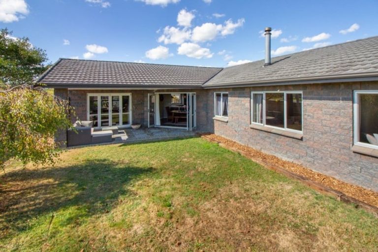 Photo of property in 174 Schnell Drive, Kelvin Grove, Palmerston North, 4414