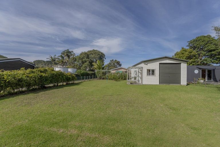 Photo of property in 20 Hardy Place, Cooks Beach, Whitianga, 3591