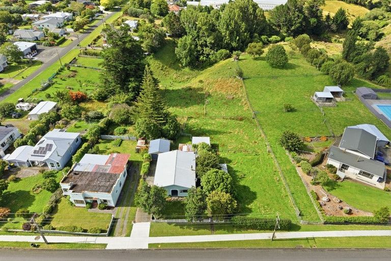 Photo of property in 31 Weraroa Road, Waverley, 4510