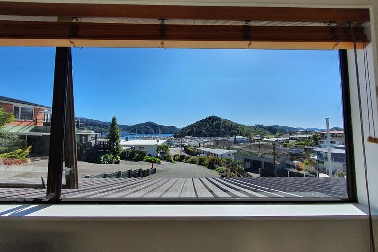 Photo of property in 5 Seaview Crescent, Picton, 7220