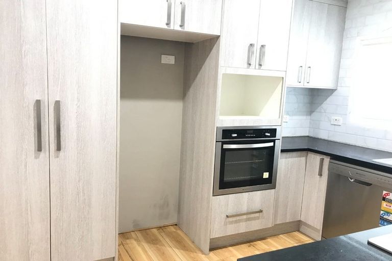 Photo of property in 66 Sunlands Drive, Manurewa, Auckland, 2102