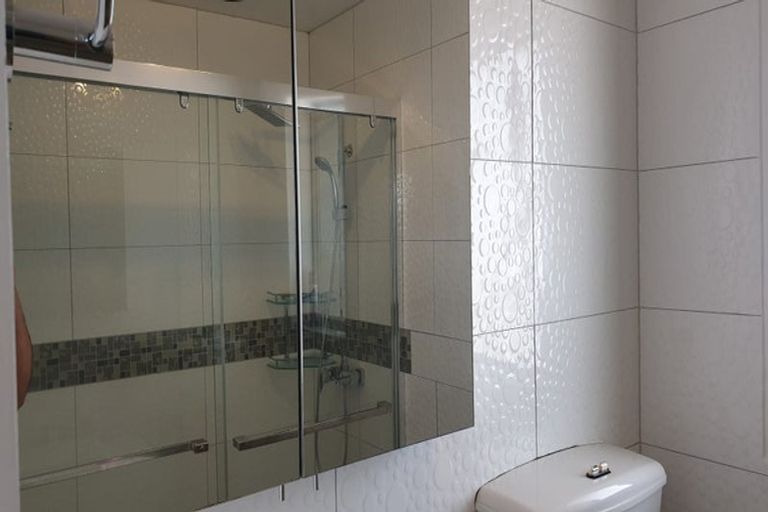 Photo of property in 2 Chisholm Place, Mangere East, Auckland, 2024