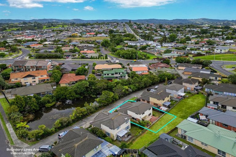 Photo of property in 8 Lucienne Drive, Ranui, Auckland, 0612