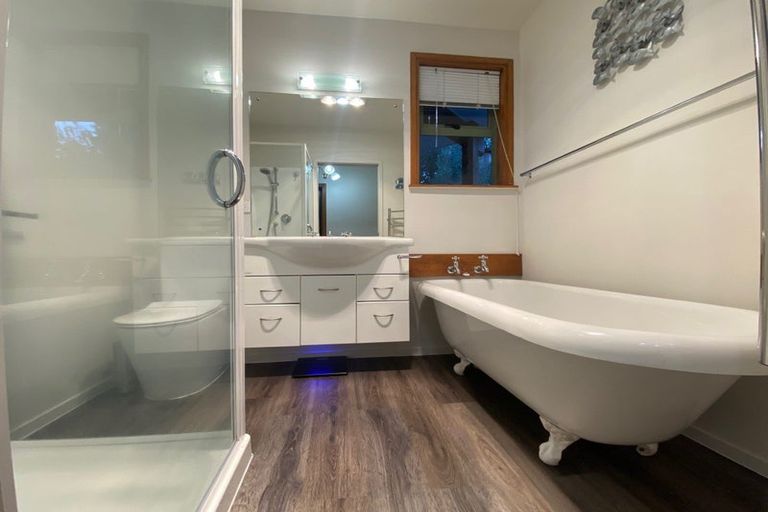 Photo of property in 21 Otakau Road, Milford, Auckland, 0620