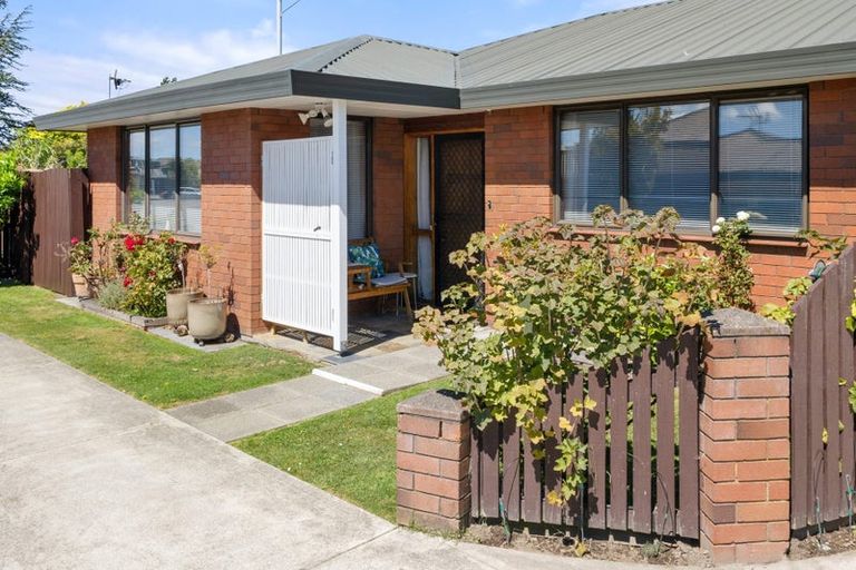 Photo of property in 1/119 Withells Road, Avonhead, Christchurch, 8042