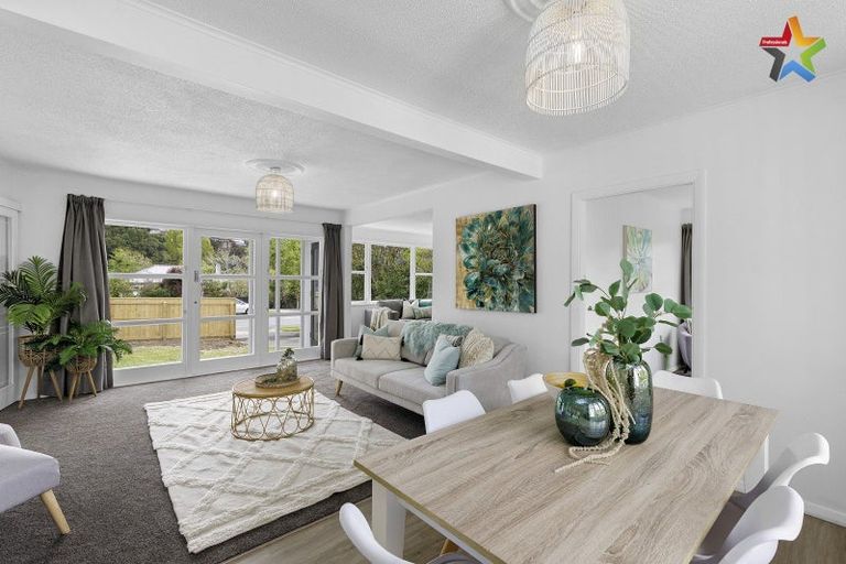 Photo of property in 347 Stokes Valley Road, Stokes Valley, Lower Hutt, 5019