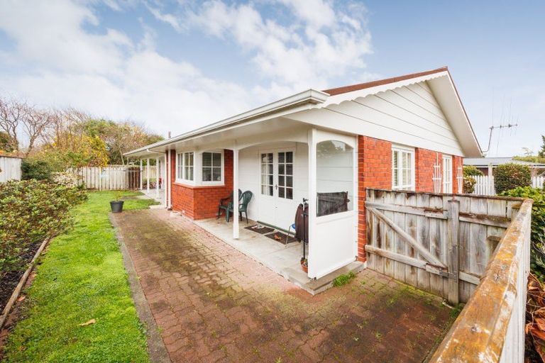 Photo of property in 14 Mudgway Place, Awapuni, Palmerston North, 4412
