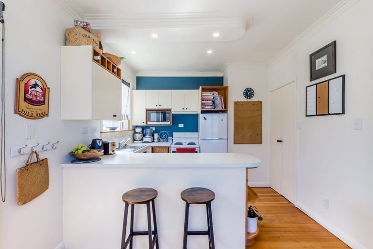 Photo of property in 131 Renown Road, Raumati South, Paraparaumu, 5032