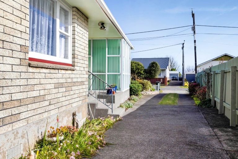 Photo of property in 3 Karaka Street, Hawera, 4610