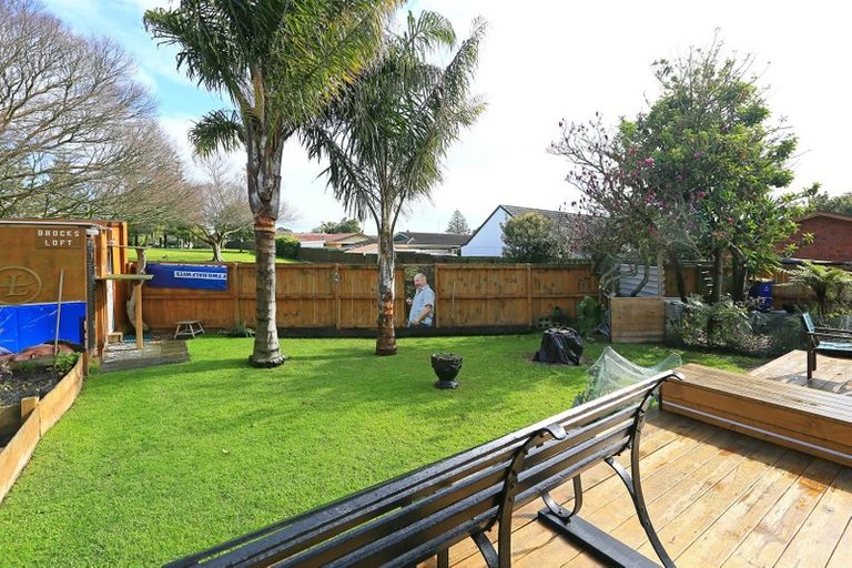 Photo of property in 2/3 Papatahi Place, Henderson, Auckland, 0610