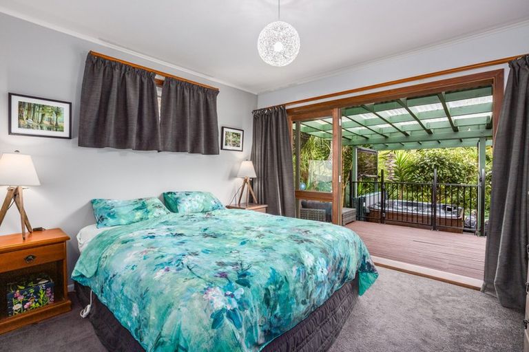 Photo of property in 8 Woodstock Terrace, Tawa, Wellington, 5028