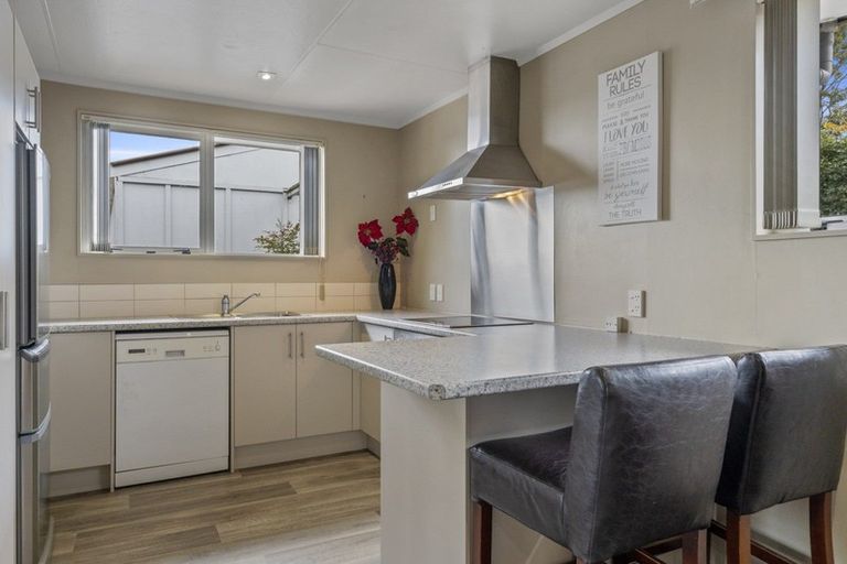 Photo of property in 70 Hyde Avenue, Richmond Heights, Taupo, 3330